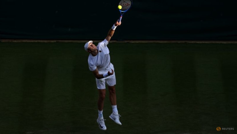 No Draper drama as British hope races past injured Baez in Wimbledon opener