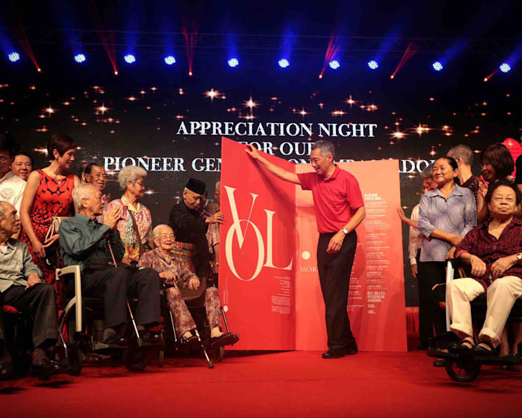 PM Lee honours volunteers who advocated pioneer package