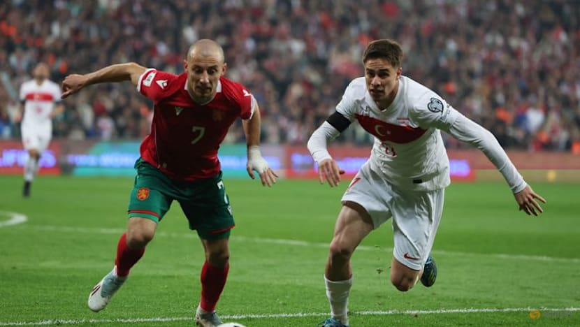 Turkey beat Bulgaria 2–0 to secure playoff place