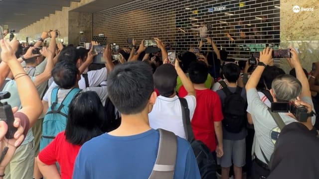 谦道地铁站正式通车 逾500人到场见证