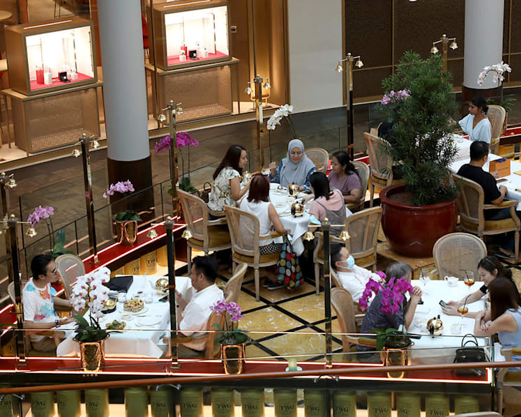 New Year's Eve countdown: Marina Bay F&B outlets heavily booked, boosting staff levels for expected bumper crowds