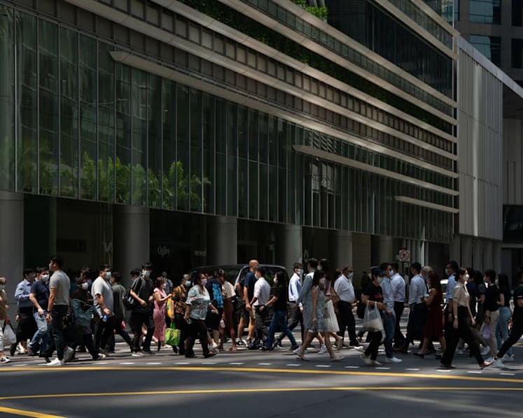  MOM to use points-based system from Sept 2023 for approving Employment Passes for foreign professionals 