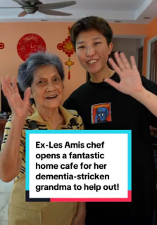 After her grandma was diagnosed with dementia, former Les Amis sous chef Chia Jin Fang decided it was time to leave her kitchen career and spend more time with Granny — by opening her own excellent cafe at home! Other than cafe-standard brews, she introduces fancy flourishes like a torched caramelised banana and delicious matcha lattes! #8dayseatcafe #8dayseat #matcha #cafe #coffee 