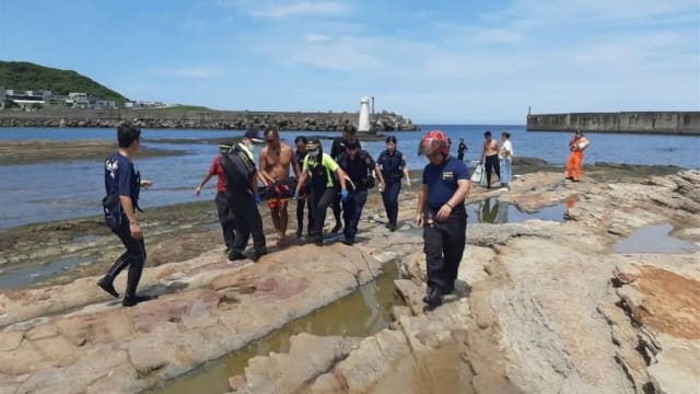 潜客疑遭暗流冲上航道 左脚惨被渔船螺旋桨打断