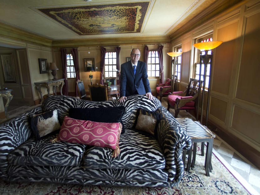 Versace’s former mansion up for auction