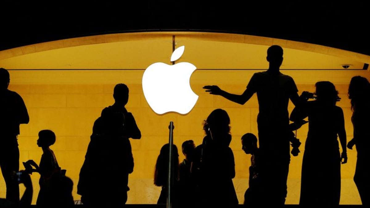 Apple girds for more trade war pain, trims buyback - Channel News Asia (Picture 1)