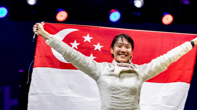 王洁敏女子佩剑逆风翻盘 险胜泰国对手成功卫冕