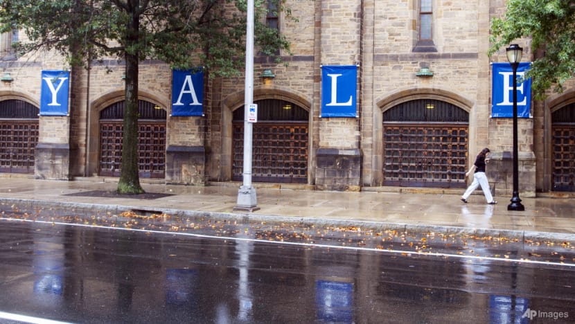 Taking a step back: US colleges returning to online classes