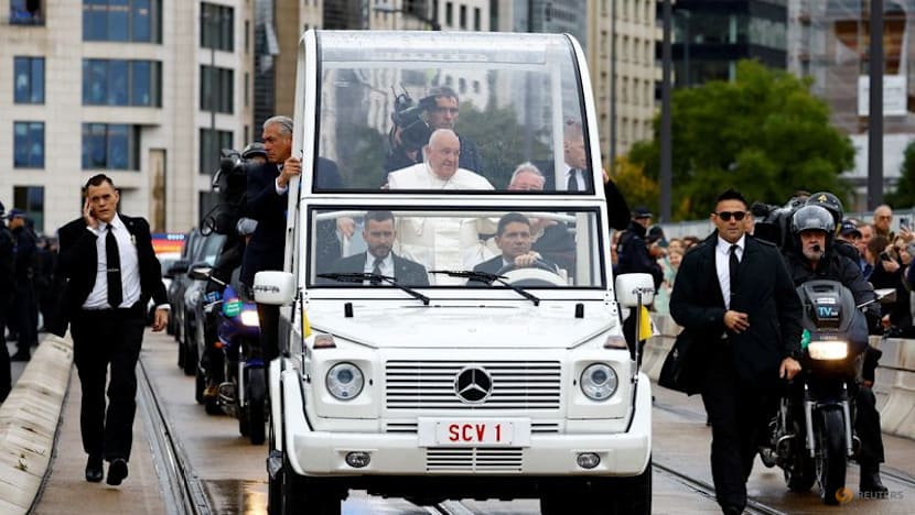 Popemobile transformed into Gaza mobile children's clinic