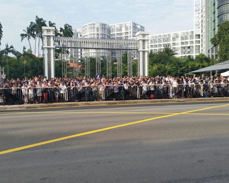 Loyal staff give Mr Lee Kuan Yew final send-off