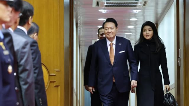 韩国法院批准调查单位申请 再次对总统尹锡悦签发拘留令