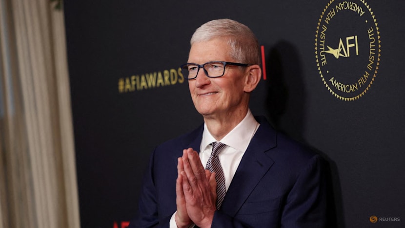 Setelah Tim Cook mundur, John Ternus jadi CEO Apple