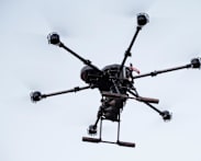 Eropa ingin persenjatai Ukraina, tetapi ternyata sulit bikin 'drone' tanpa China