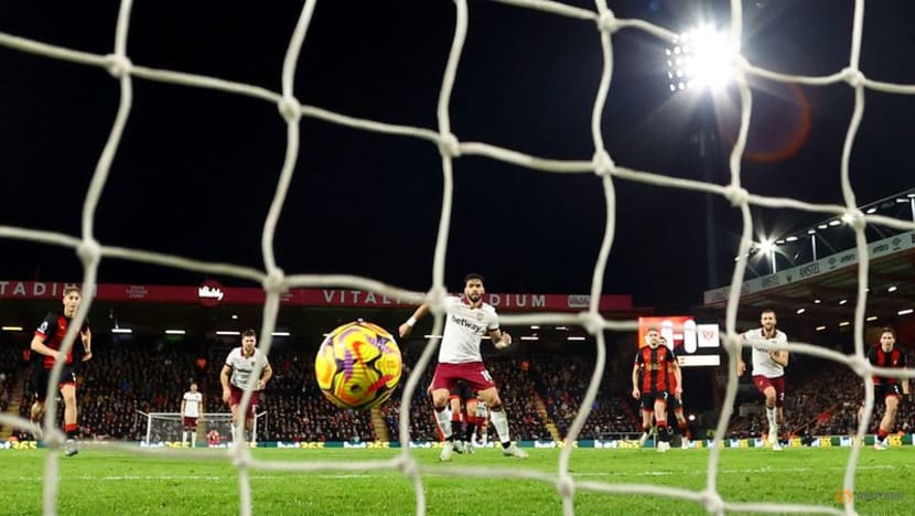 Bournemouth's Unal rescues point with superb strike against West Ham Bournemouth's Unal rescues point with superb strike against West Ham