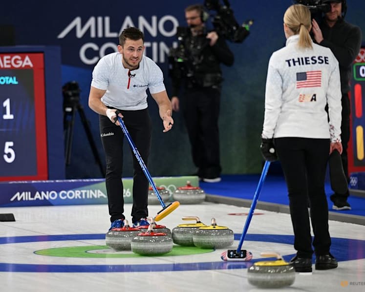 Curling-Snoop Dogg in the house: Rapper cheers US to mixed doubles win