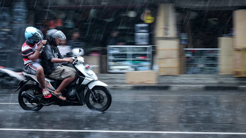 Mikroplastik dalam air hujan Jakarta, cerminan perilaku warganya yang suka bakar sampah?