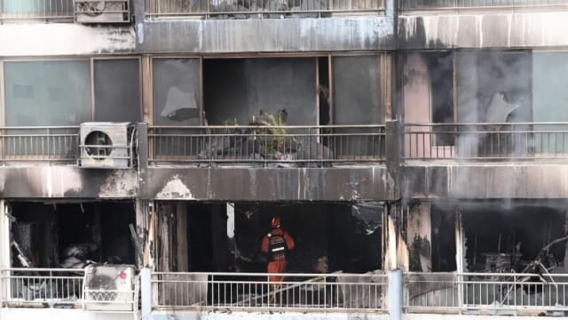 首尔公寓发生火灾 造成两死13伤