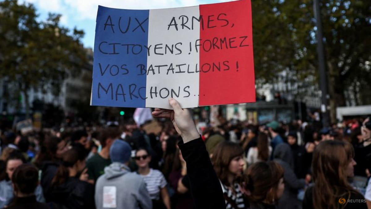 France students plan more protests, UN 'concerned' over violence