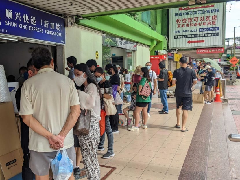 Worried China nationals in Singapore queue to send Panadol to relatives back home Worried China nationals in Singapore queue to send Panadol to relatives back home