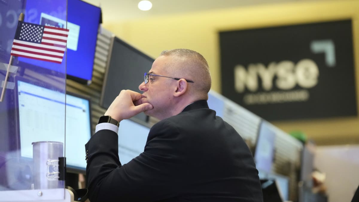 Wall Street ends higher after Fed chief’s comments, but notches weekly loss Wall Street ends higher after Fed chief’s comments, but notches weekly loss