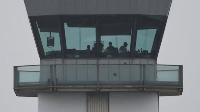 美国联邦政府停摆空中交通管制人员缺勤 逾8000趟航班延误