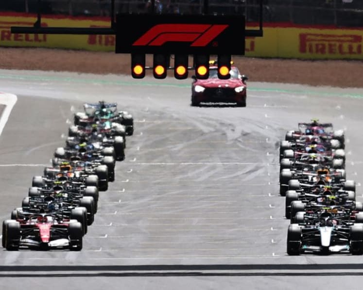 Fast sport slow to change as F1 marks 50 years since last female racer