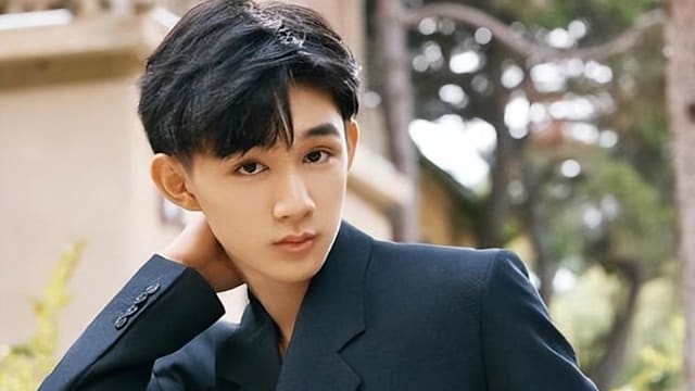 《隐秘的角落》荣梓杉遭控劈腿施暴　与前女友现身警局