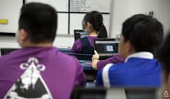 Sekolah menengah SG bakal larang penggunaan telefon bijak semasa waktu rehat, CCA