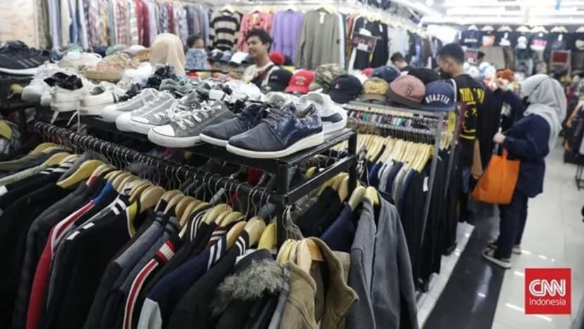Wadah e-dagang Indonesia sekat jualan pakaian 'bundle' import Wadah e-dagang Indonesia sekat jualan pakaian 'bundle' import