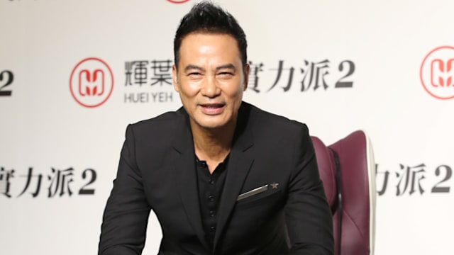 任达华跌倒“秒翻筋斗起身”，身手不凡获赞！