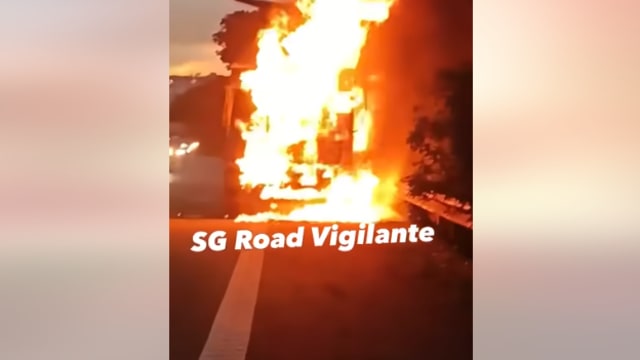 倾斗罗厘快速公路上爆炸起火 所幸无人受伤