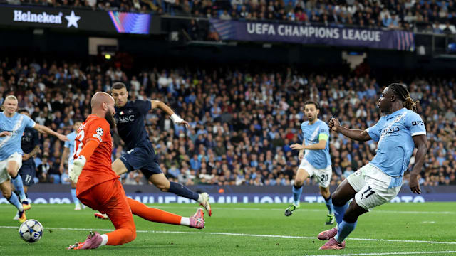 欧冠：曼彻斯特市队以2比0击败那波利