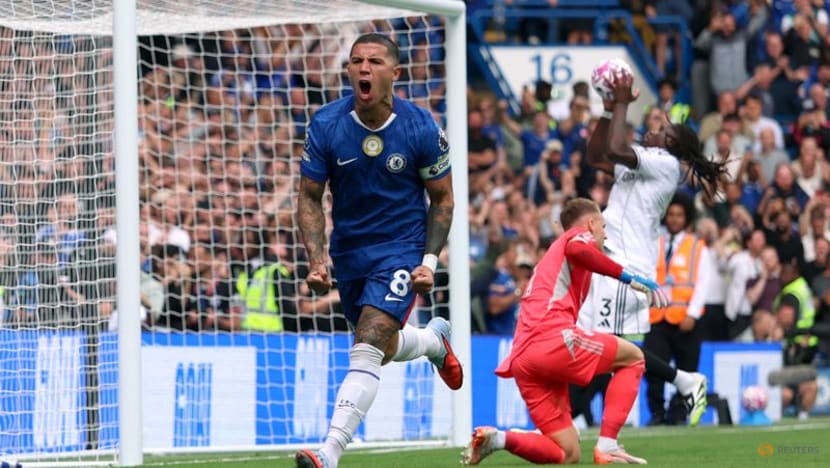 Pedro and Fernandez on target as Chelsea beat Fulham 2-0 Pedro and Fernandez on target as Chelsea beat Fulham 2-0