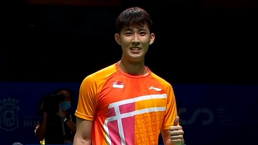 Singapore's Loh Kean Yew thrashes higher-ranked Kantaphon, progresses to badminton World Championships quarters