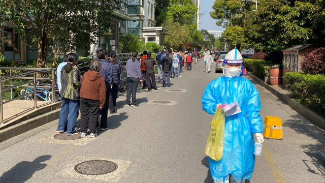 深圳扩大全域管控地区 延长公共活动和用餐场所限制
