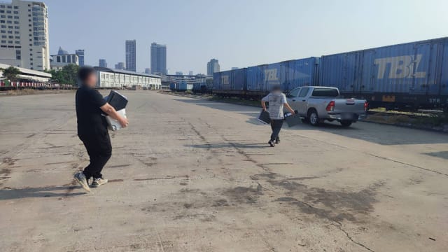 闯入曼谷坍塌建筑搬走文件  五中国男子被逮捕