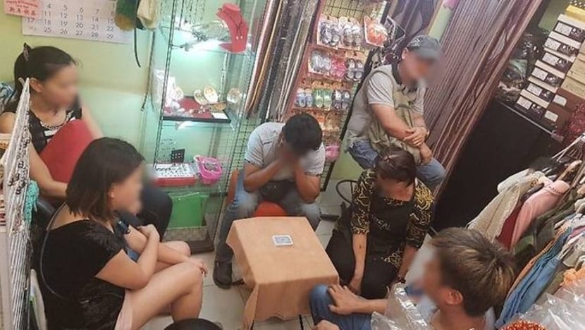 32 individu ditangkap terlibat dalam kegiatan maksiat 32 individu ditangkap terlibat dalam kegiatan maksiat