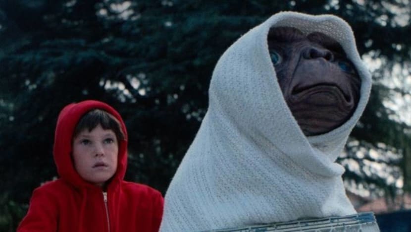 Watch ET reuniting with best friend Elliott after 37 years in new TV ad Watch ET reuniting with best friend Elliott after 37 years in new TV ad