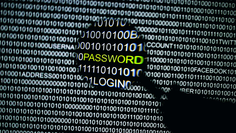 Public servants won’t have Internet access on their work computers by next May