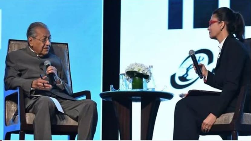 M'sia, S'pura harus ada 3, 4 jambatan - Dr Mahathir