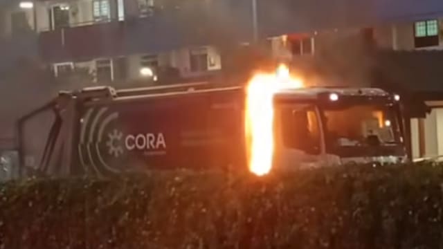 垃圾车勿洛起火 同家公司一天两起事故