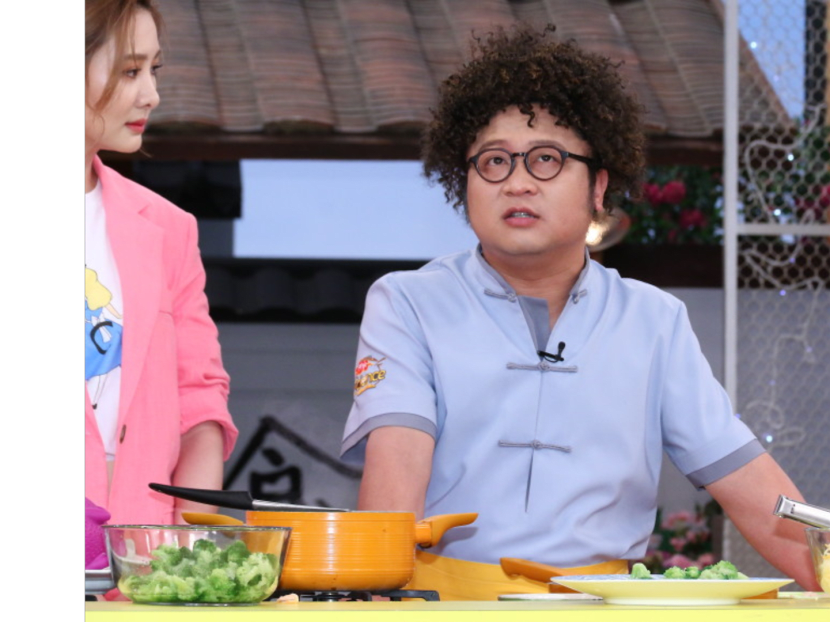Lin Yu-Chih and Amber An show cooking skills in the press conference of "Master Chef's scientific kung fu"
