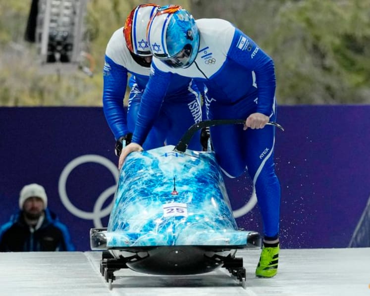 Bobsleigh-Swiss broadcaster pulls commentary questioning presence of Israeli athlete