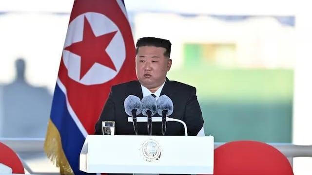 朝鲜新建驱逐舰 下水仪式发生严重事故