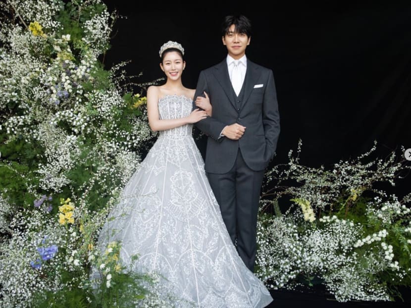 South Korean stars Lee Seung-gi and Lee Da-in marry in lavish hotel wedding ceremony in Seoul South Korean stars Lee Seung-gi and Lee Da-in marry in lavish hotel wedding ceremony in Seoul