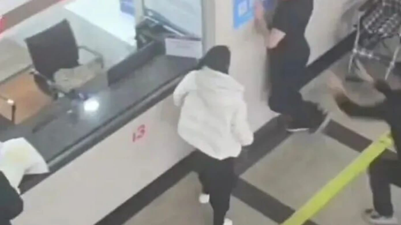 因男医生替孕妻产检 吉林男子情绪失控撞墙扬言离婚