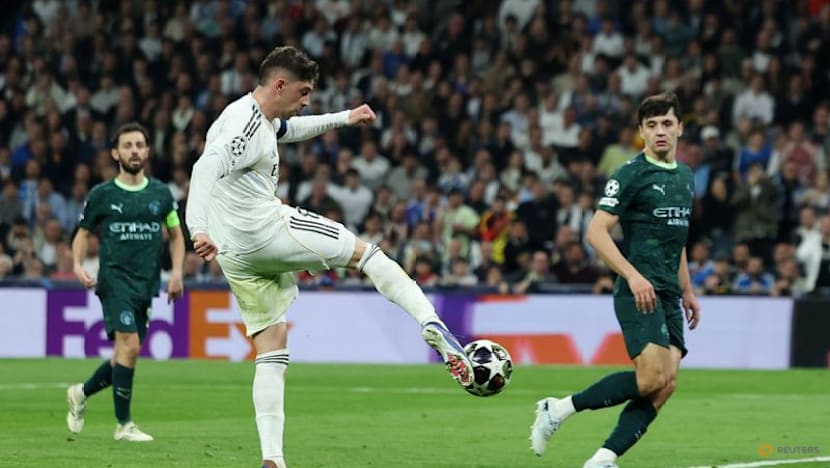 Valverde hat-trick puts Real Madrid in command against Manchester City