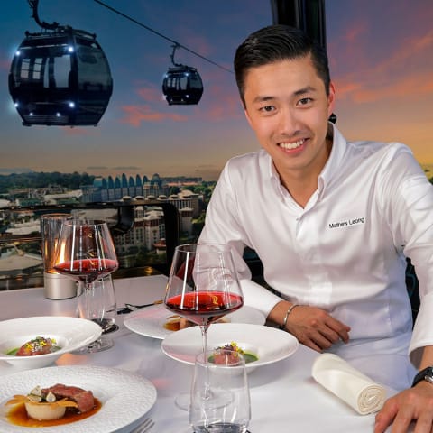 奢华高空美食:名厨梁程打造独特缆车云端浪漫盛宴