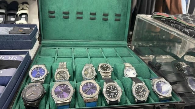 涉售卖假冒奢侈品非法获利近22万新元  越南夫妻被起诉