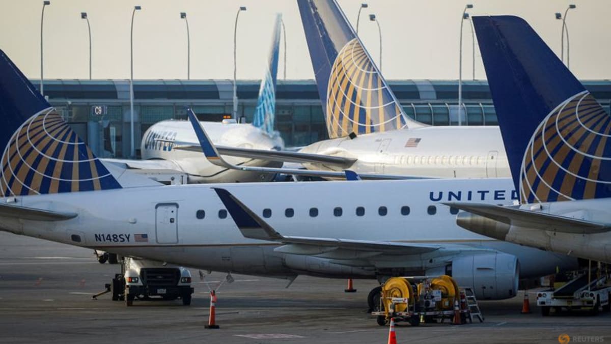 Dead body found in wheel well after United flight lands in Hawaii Dead body found in wheel well after United flight lands in Hawaii